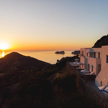 פלאקה Odyssey Rock Milos Sunset Suites מראה חיצוני תמונה