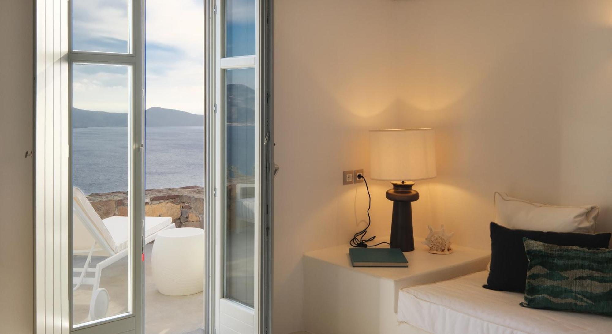 פלאקה Odyssey Rock Milos Sunset Suites מראה חיצוני תמונה