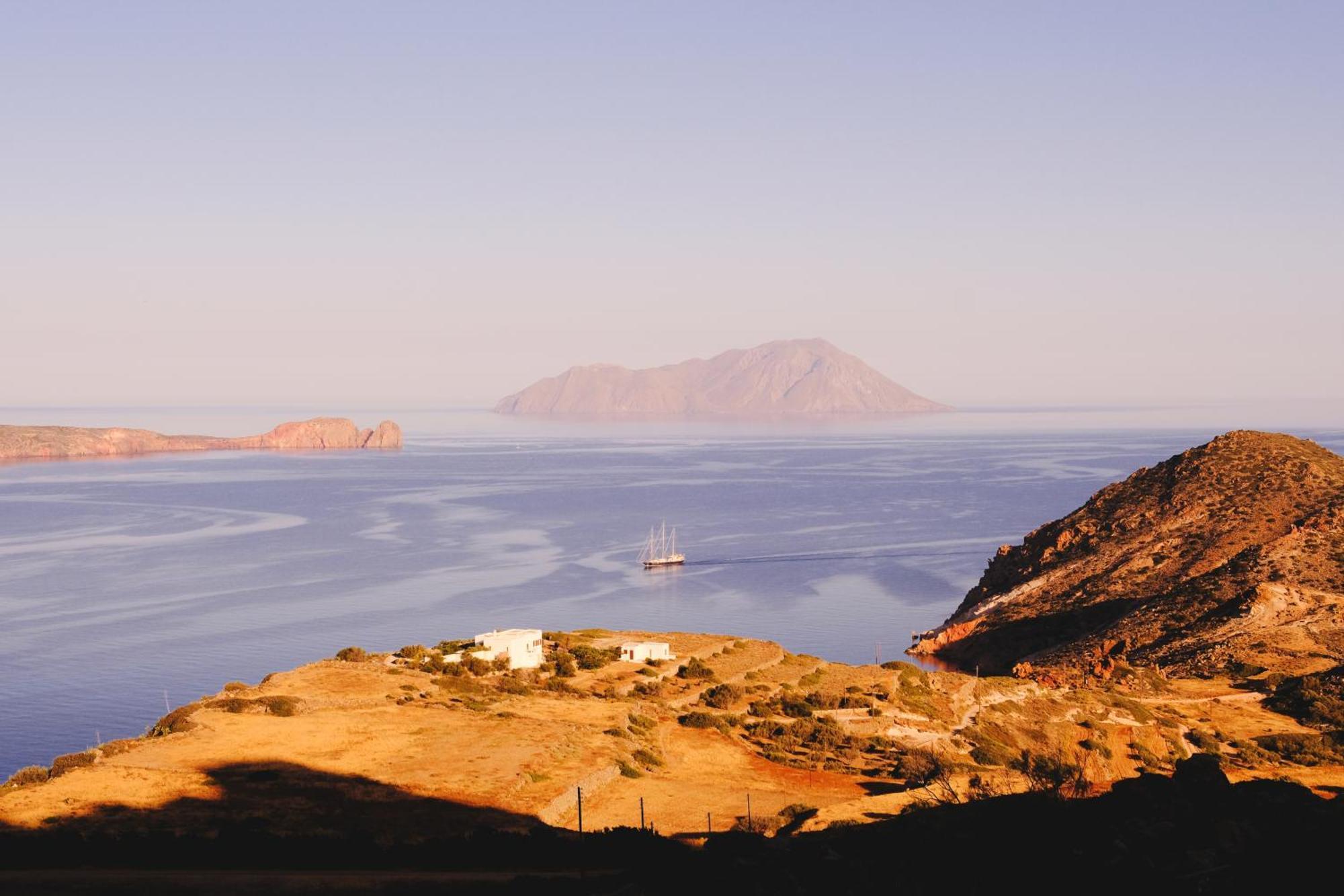 פלאקה Odyssey Rock Milos Sunset Suites מראה חיצוני תמונה
