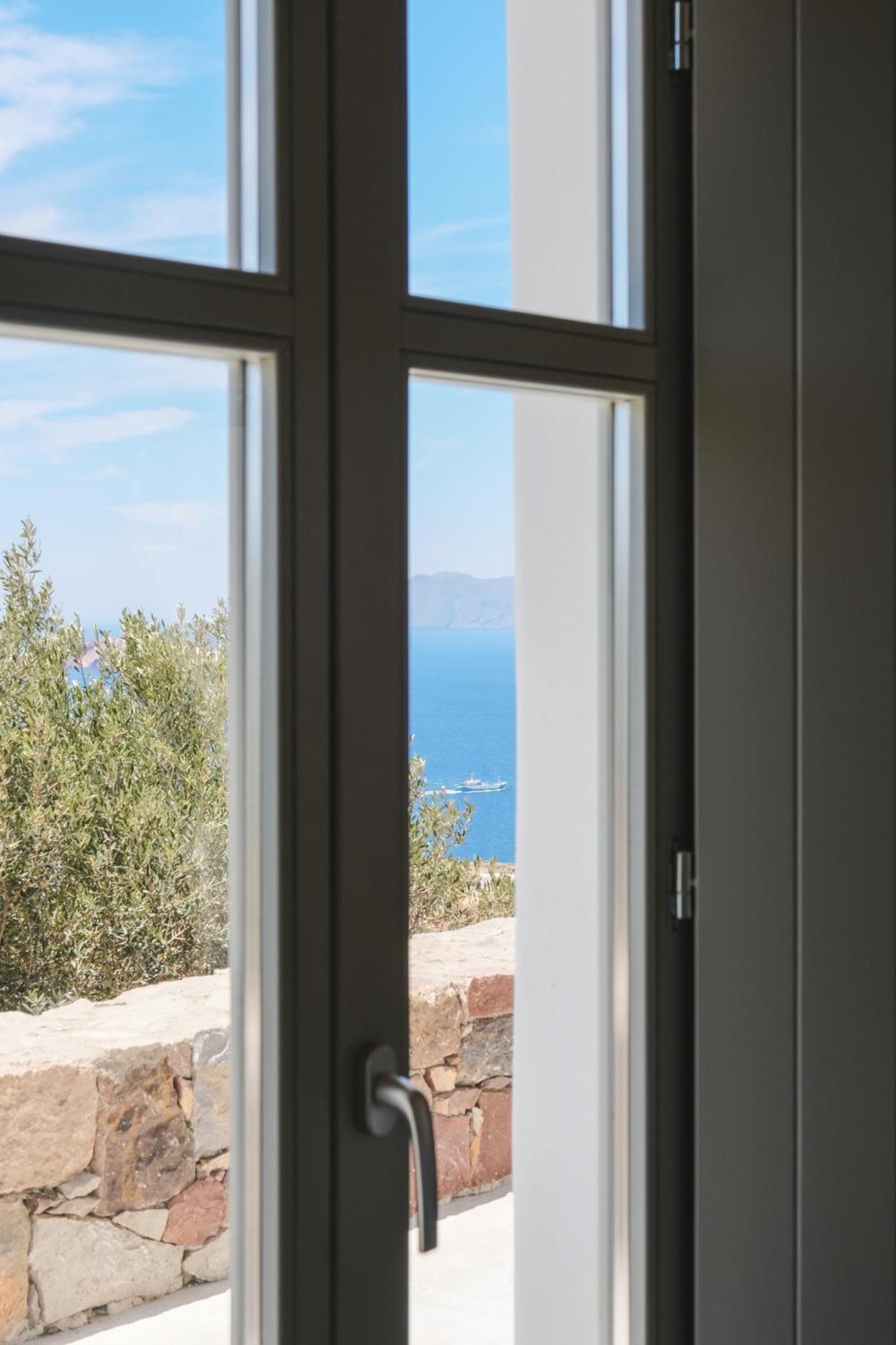 פלאקה Odyssey Rock Milos Sunset Suites מראה חיצוני תמונה