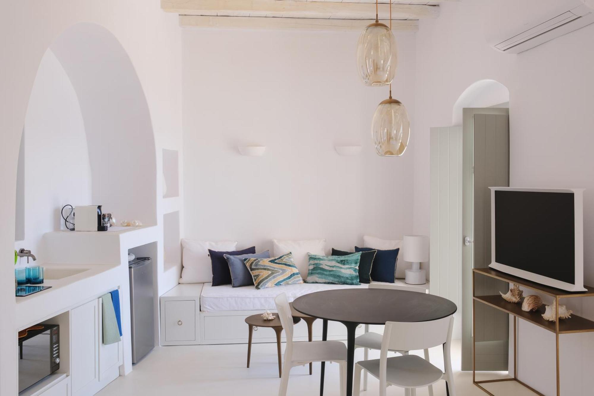 פלאקה Odyssey Rock Milos Sunset Suites מראה חיצוני תמונה