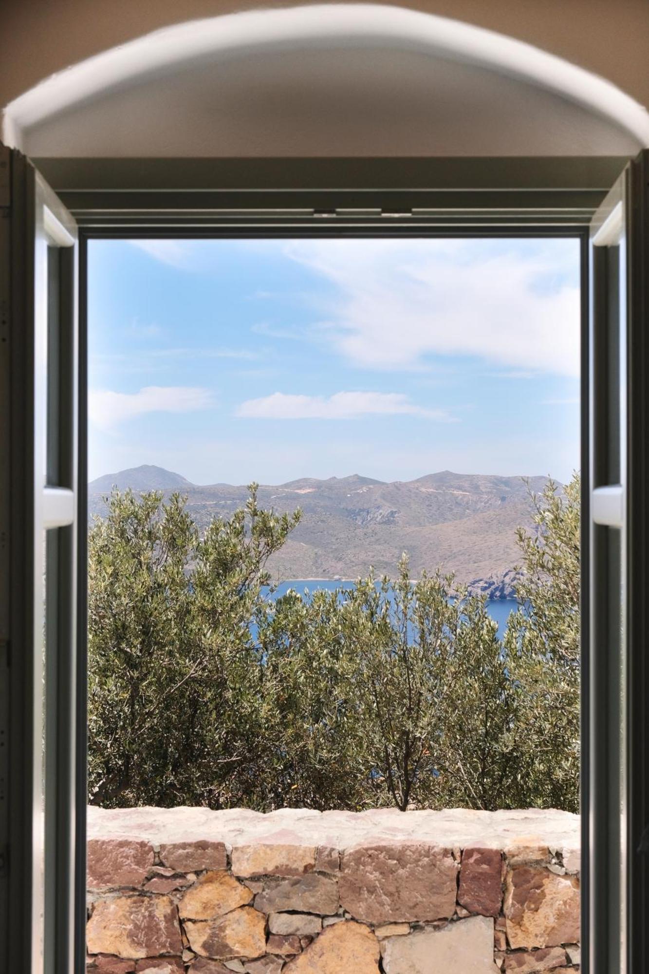פלאקה Odyssey Rock Milos Sunset Suites מראה חיצוני תמונה