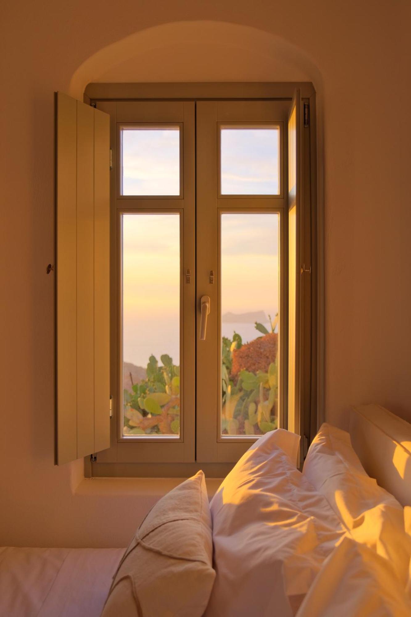 פלאקה Odyssey Rock Milos Sunset Suites חדר תמונה