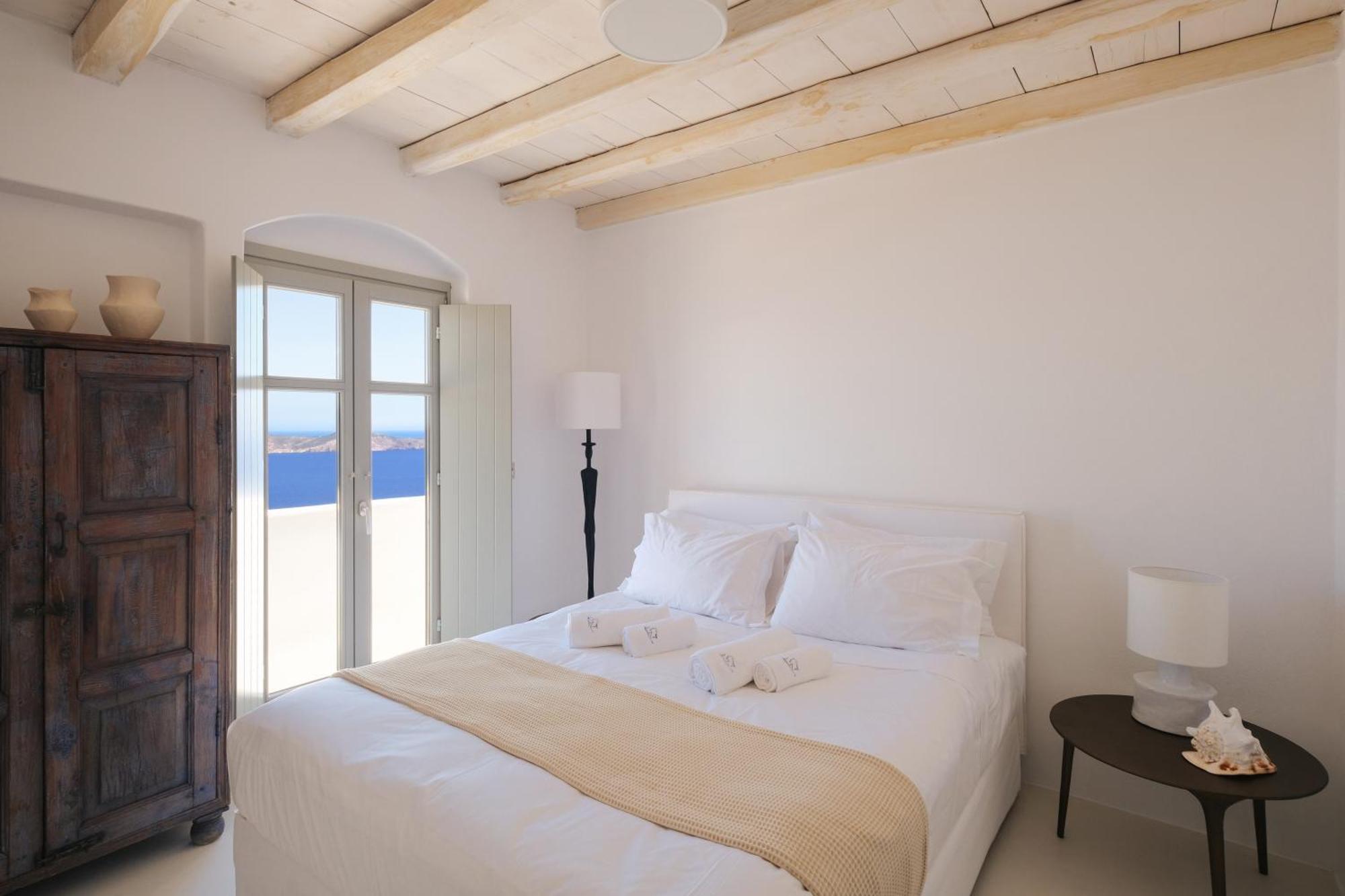 פלאקה Odyssey Rock Milos Sunset Suites חדר תמונה