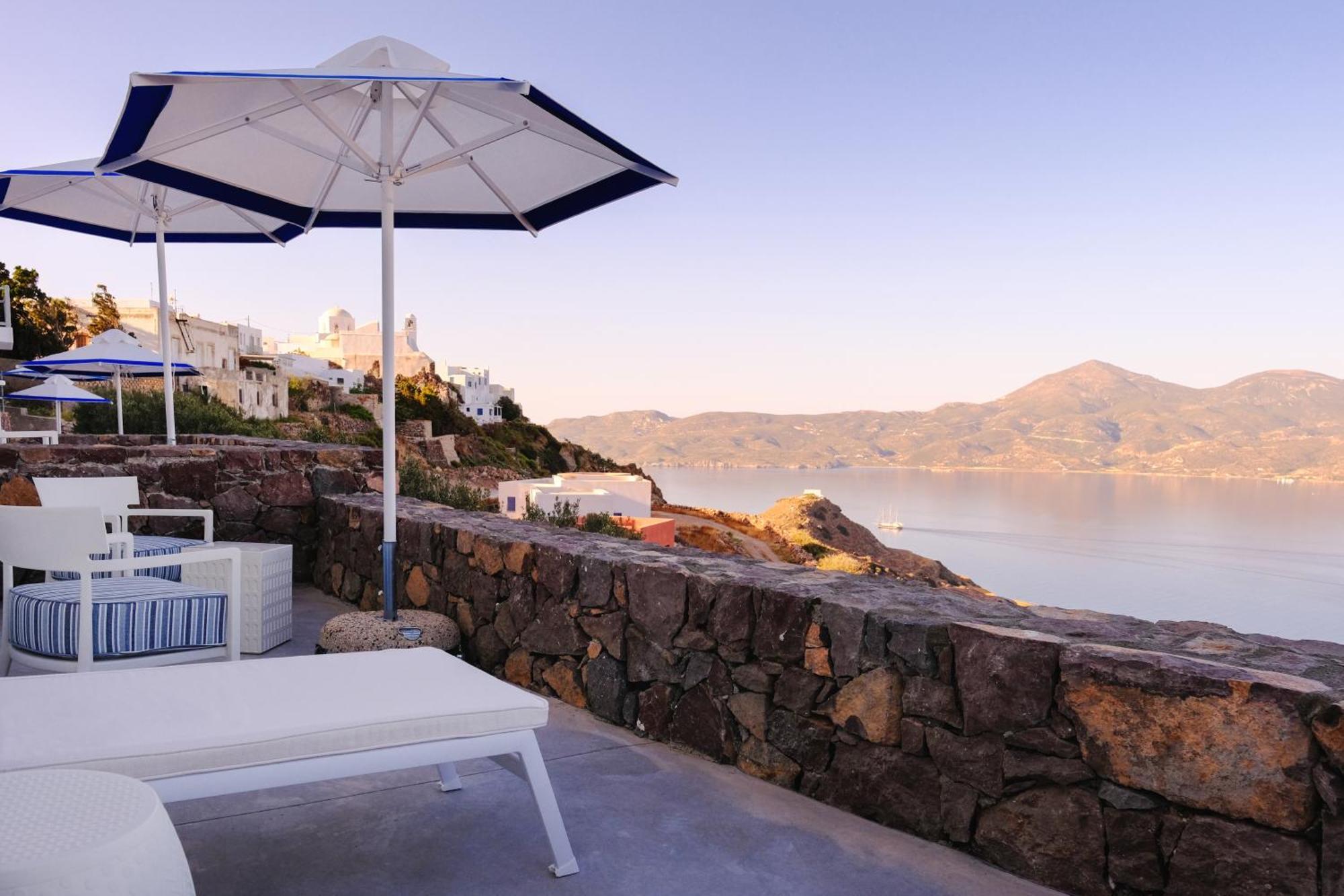 פלאקה Odyssey Rock Milos Sunset Suites חדר תמונה