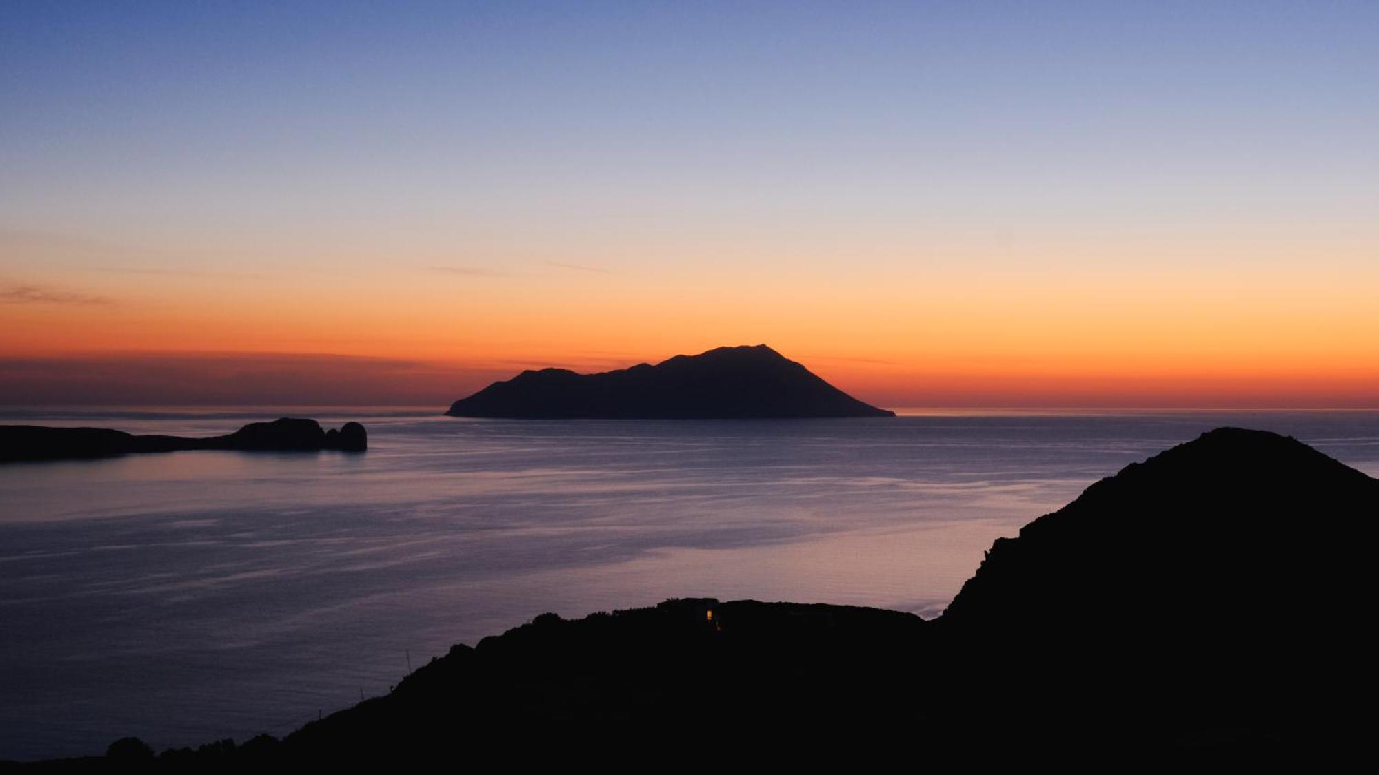 פלאקה Odyssey Rock Milos Sunset Suites מראה חיצוני תמונה